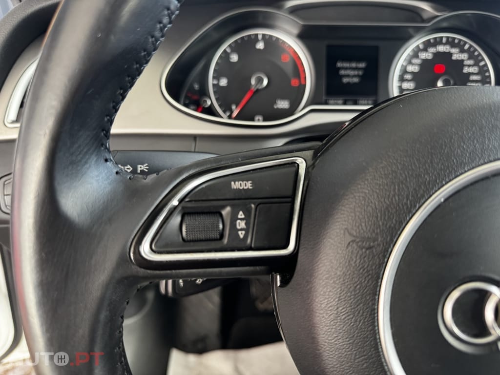 Audi A4 Avant 2.0 TDI Business Line S-line