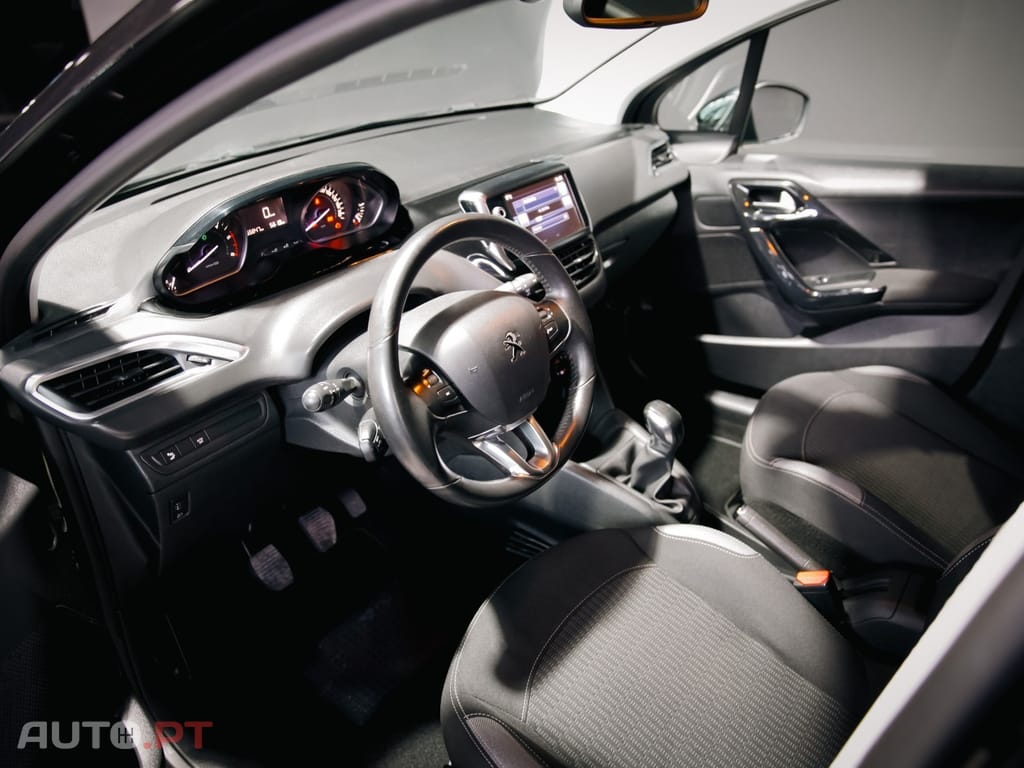 Peugeot 208 1.6 BlueHDi Style