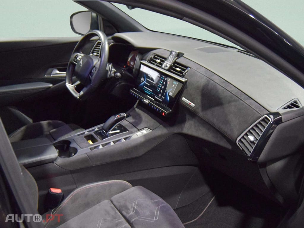 DS DS7 Crossback E-Tense Performance Line+ EAT8