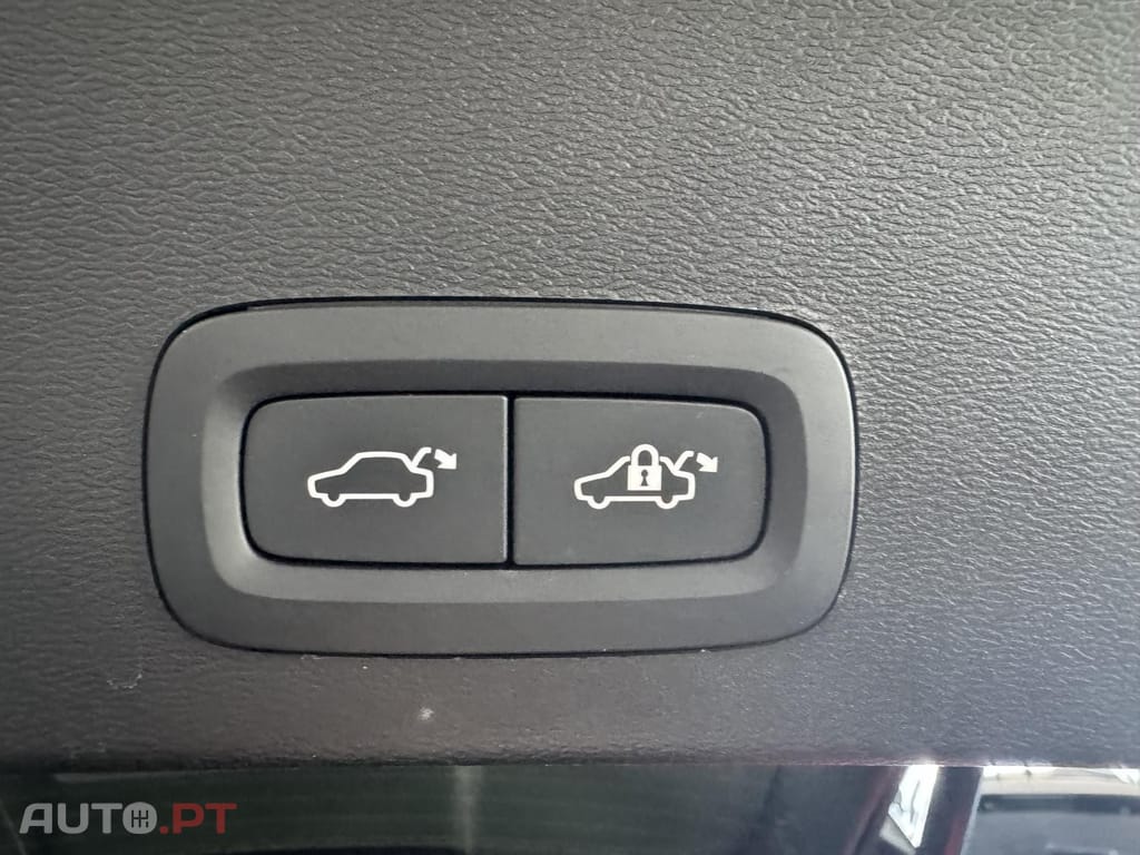 Volvo XC40 1.5 T4 PHEV Core