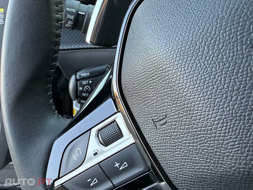 Peugeot 2008 1.2 PureTech Allure Pack EAT8