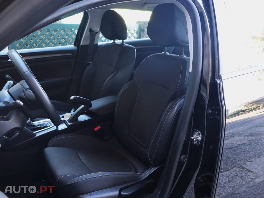 Renault Mégane Sport Tourer 1.5 Blue dCi Intens EDC