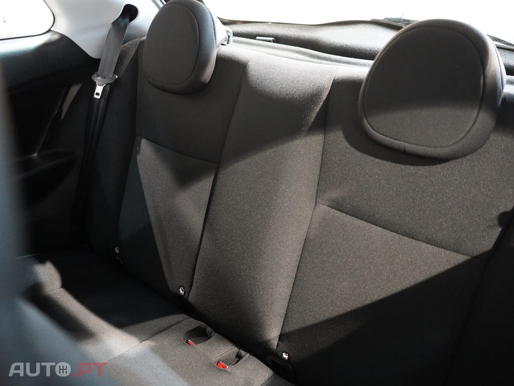 Fiat 500e Berlina Série 4 42 kWh (Red)