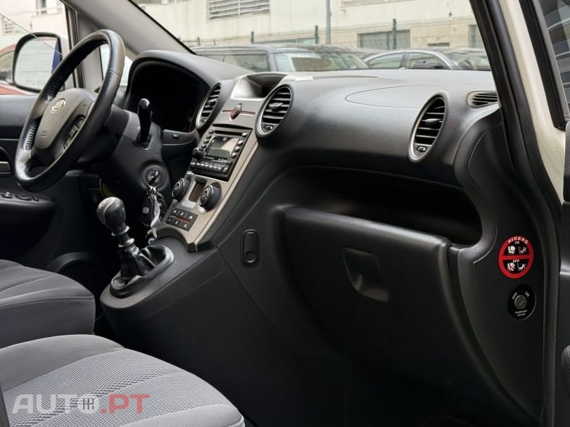 Kia Carens 2.0 CRDi LX