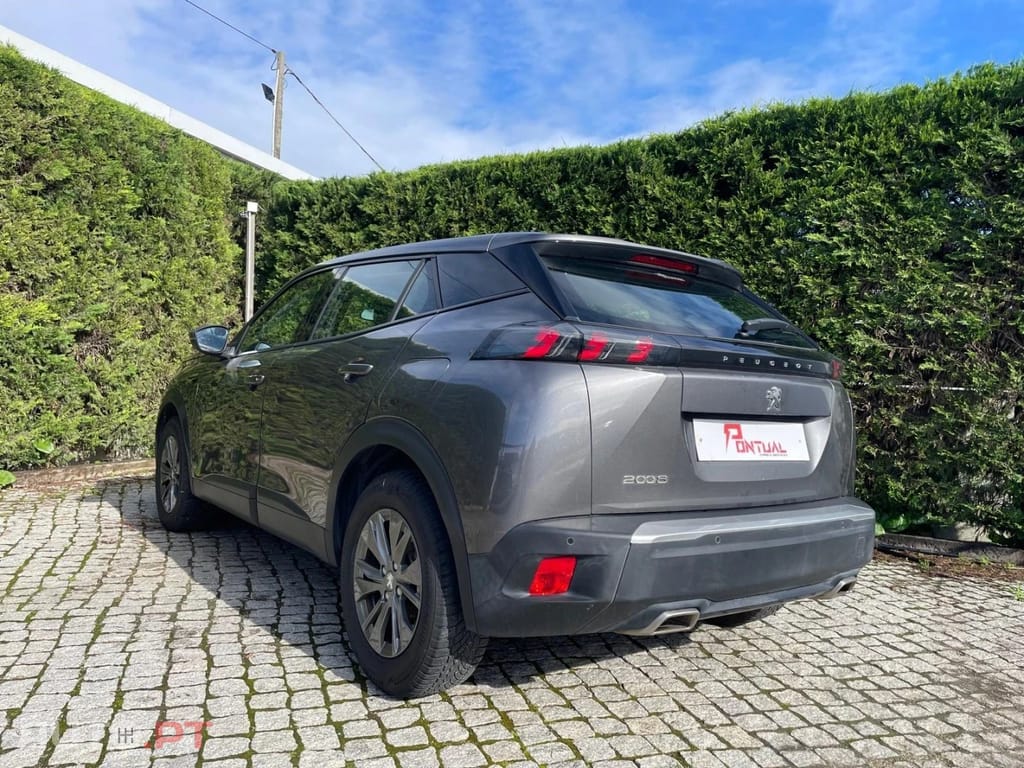 Peugeot 2008 1.2 PureTech Active Pack EAT8 — fotografia 4