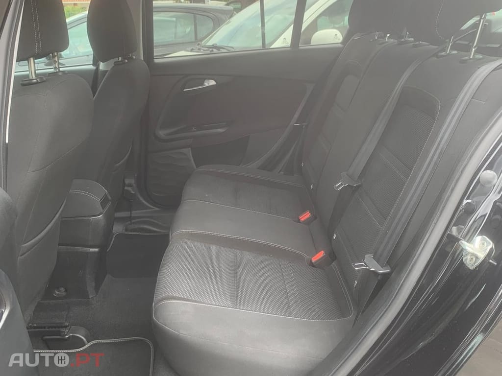 Fiat Tipo SEDAN