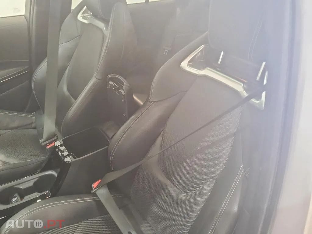 Toyota Corolla Touring Sports 2.0 Hybrid Luxury Black