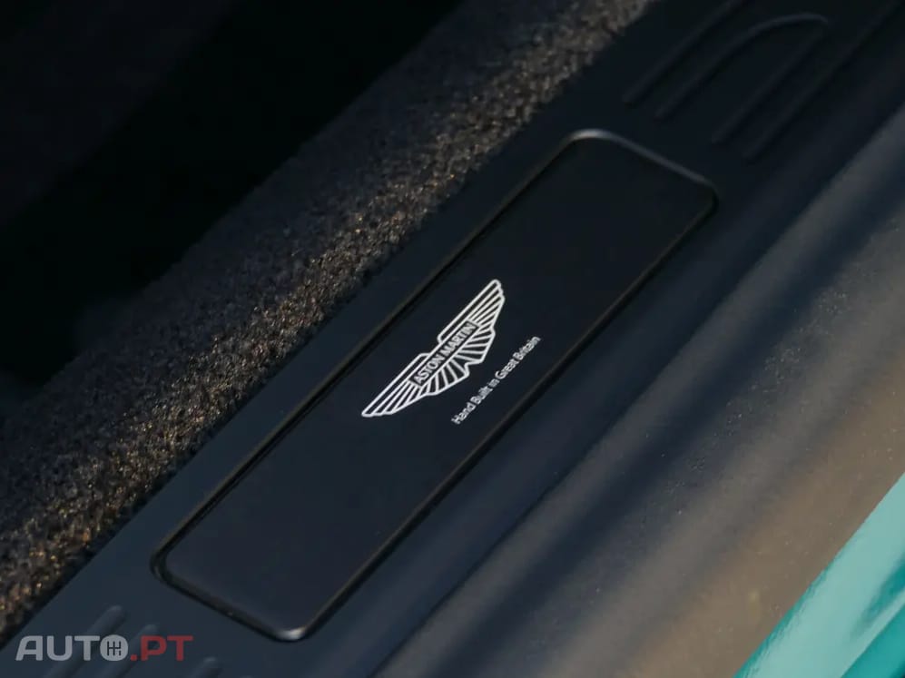 Aston Martin Vantage Coupé V8