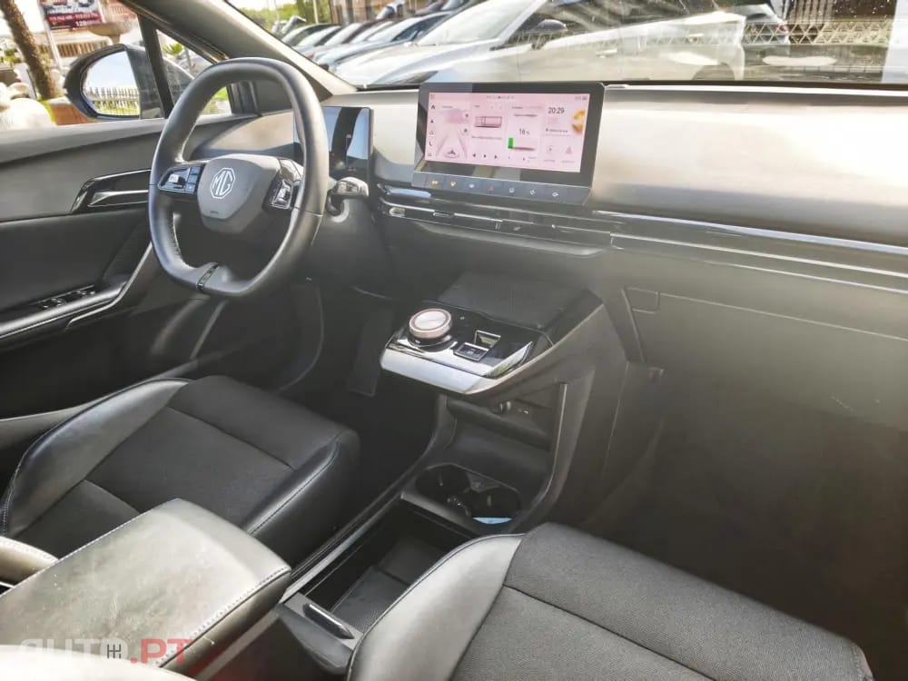 MG MG4 64 kWh Luxury