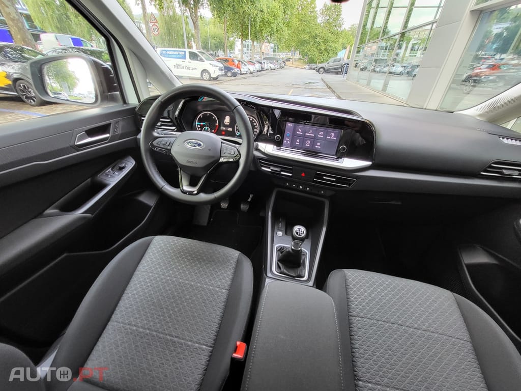 Ford Tourneo Grand 2.0 TDCi Titanium
