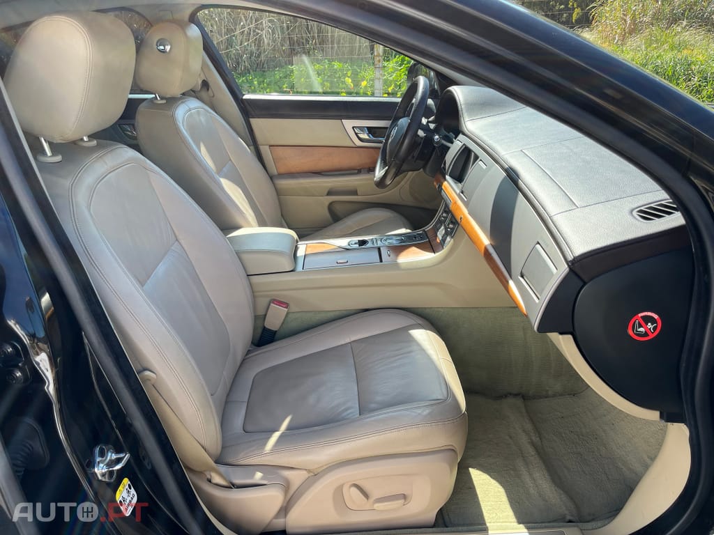 Jaguar XF 3.0 D V6 Premium Luxury