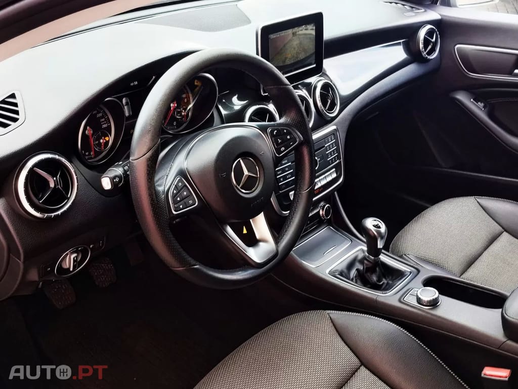 Mercedes-Benz CLA 180 d Shooting Brake