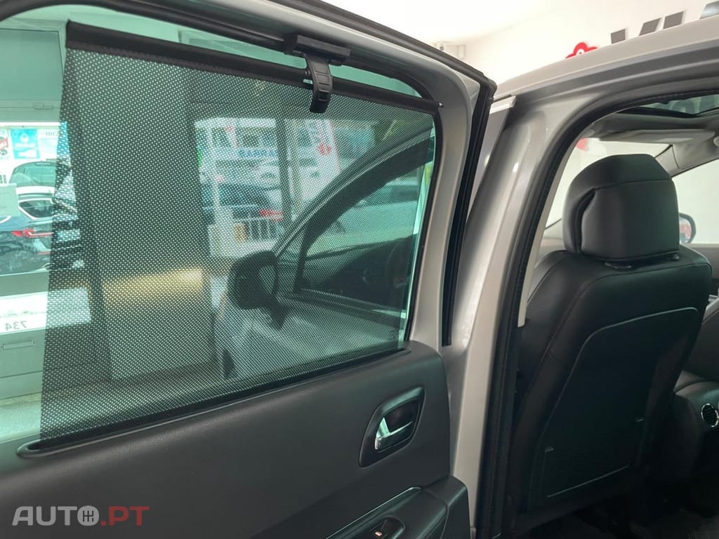 Peugeot 3008 1.6 HDi Allure — fotografia 30