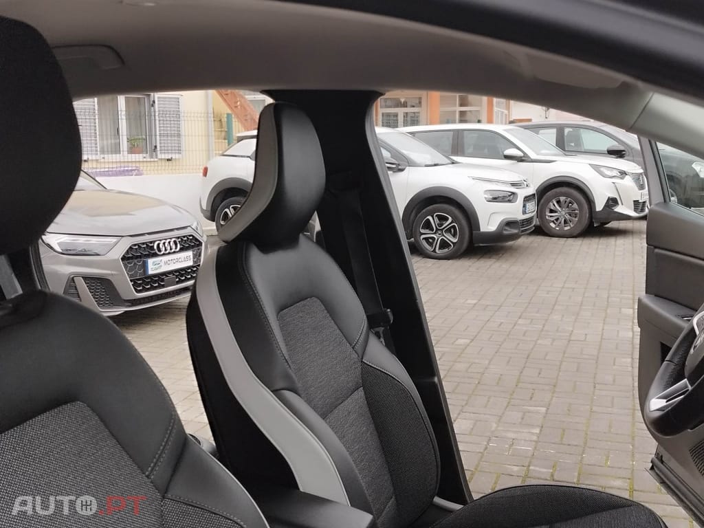 Renault Captur 1.6 E-Tech Plug-In Intens