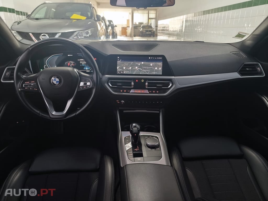 BMW 320 e Touring Auto