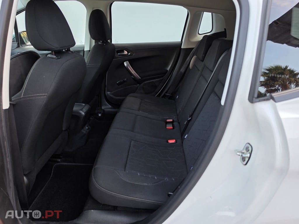 Peugeot 2008 1.2 PureTech Style