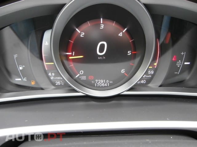 Volvo V40 2.0 D2 R-Design