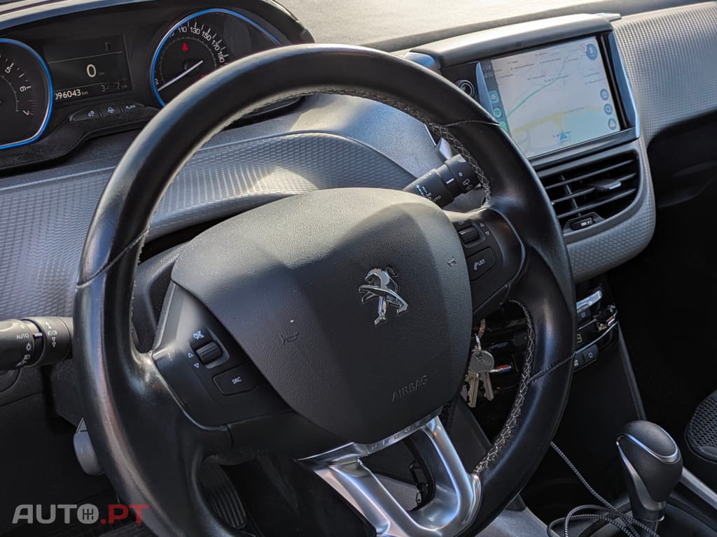 Peugeot 2008 Peugeot 2008 PureTech 110 GPF Stop&Start EAT6 Allure