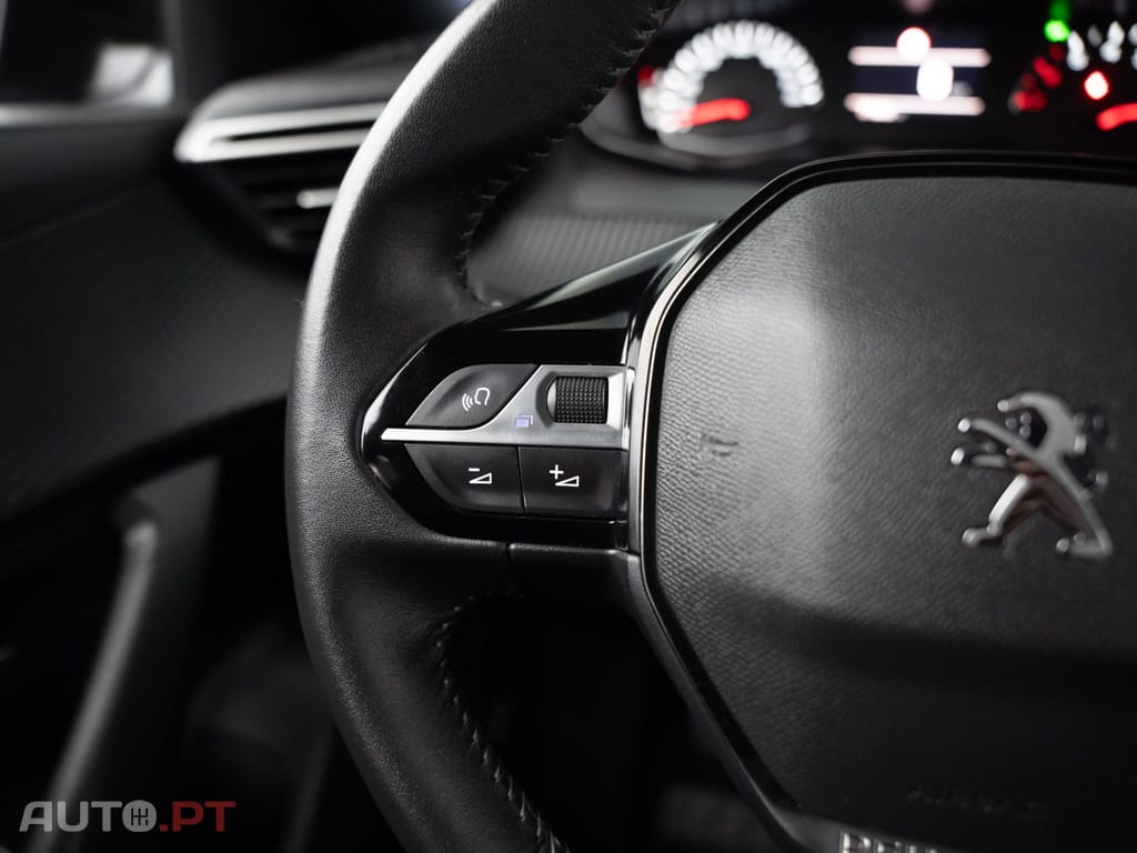 Peugeot 2008 1.2 PureTech Active Pack