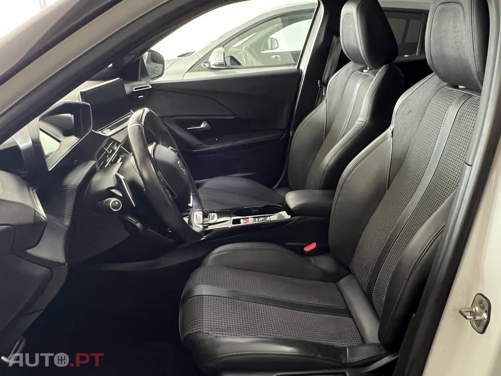 Peugeot 2008 1.2 PureTech GT Line EAT8
