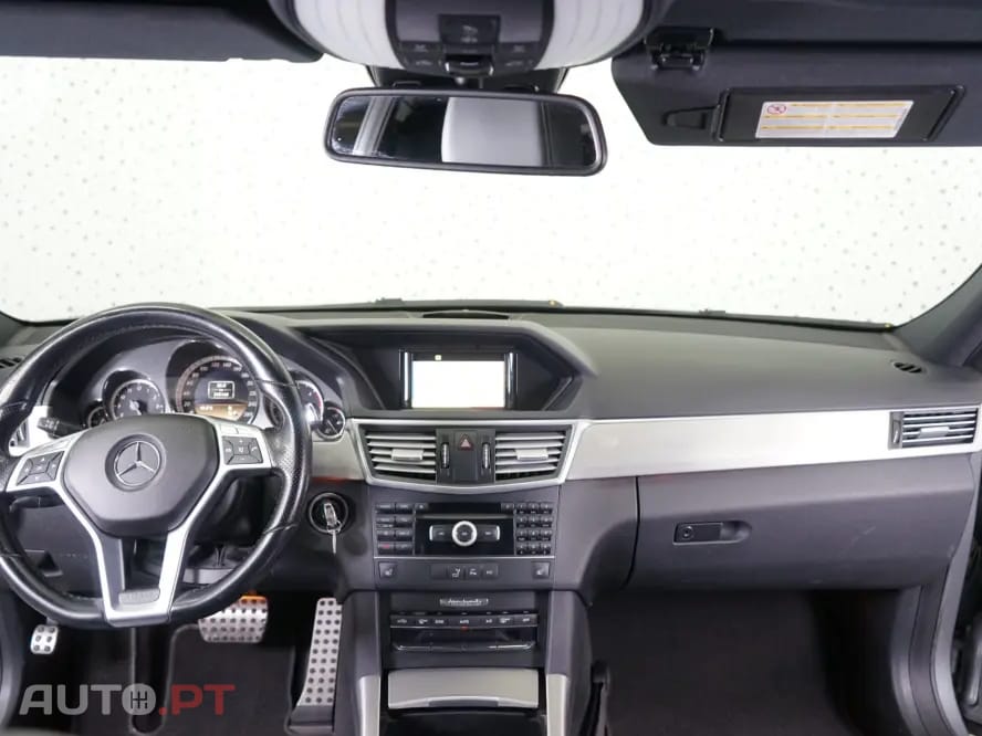 Mercedes-Benz E 220 CDi Avantgarde BlueEfficiency Auto