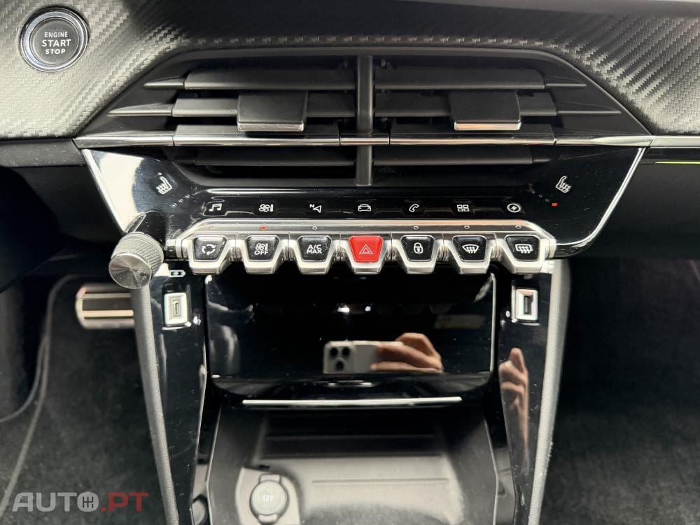 Peugeot E-2008 50 kWh GT