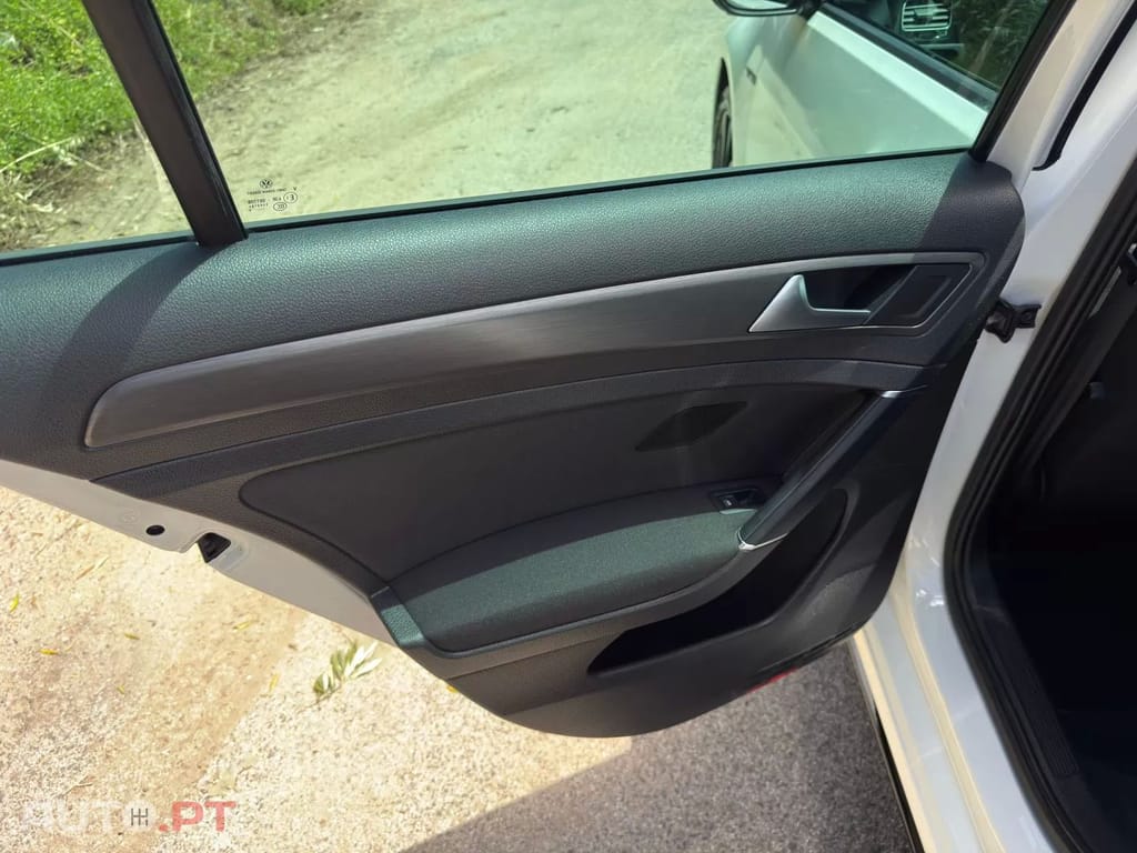 Volkswagen Golf 1.0 TSI R-Line