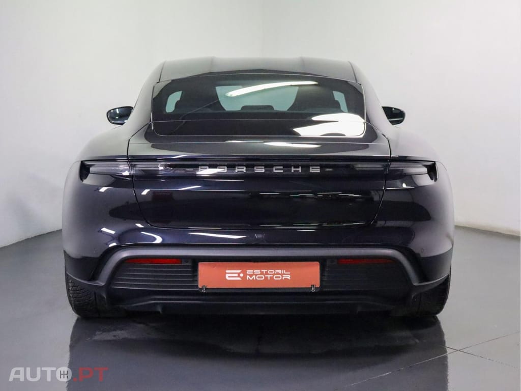 Porsche Taycan Standard