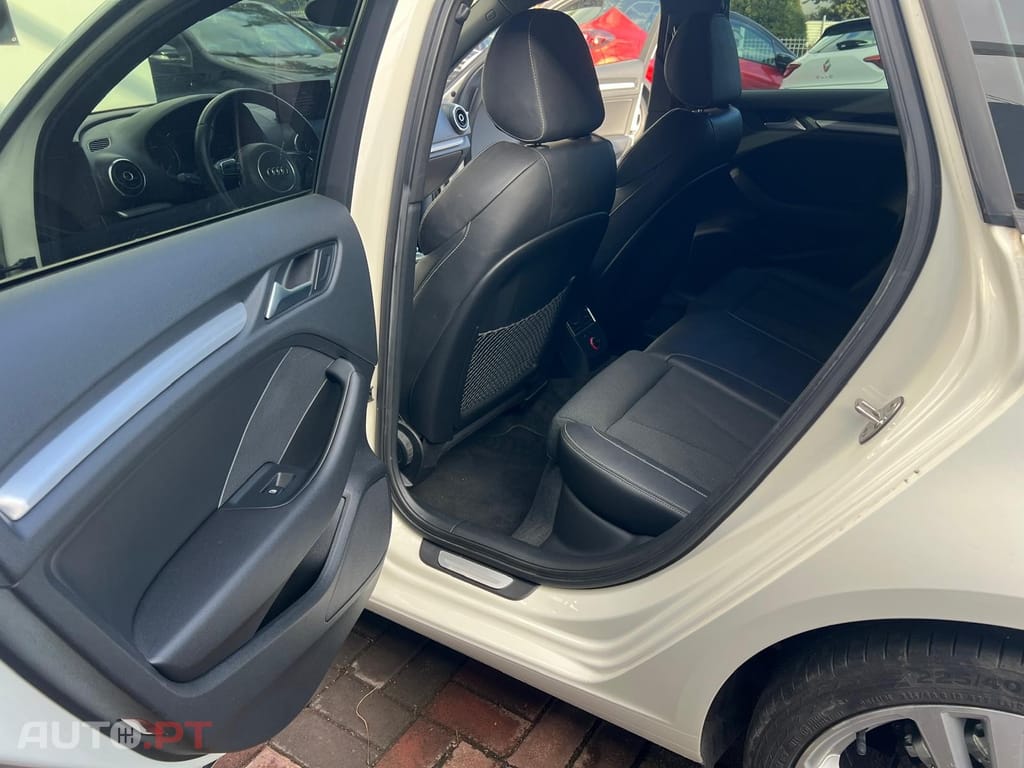 Audi A3 Sportback 1.6 TDi S-line