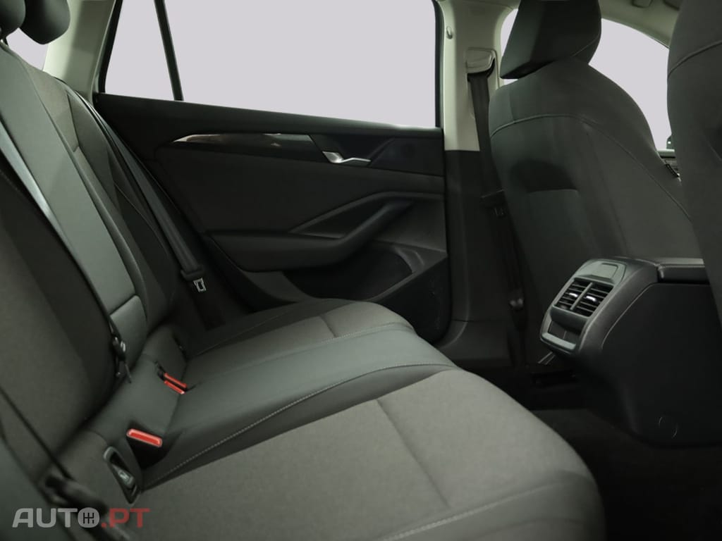 Volkswagen Passat Variant V. 1.5 Tsi Ehybrid Dsg I.V.A DEDUTÍVEL