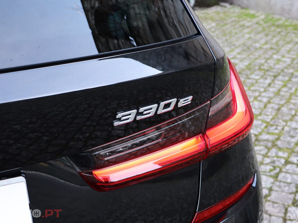 BMW 330 e Touring Pack M Auto.