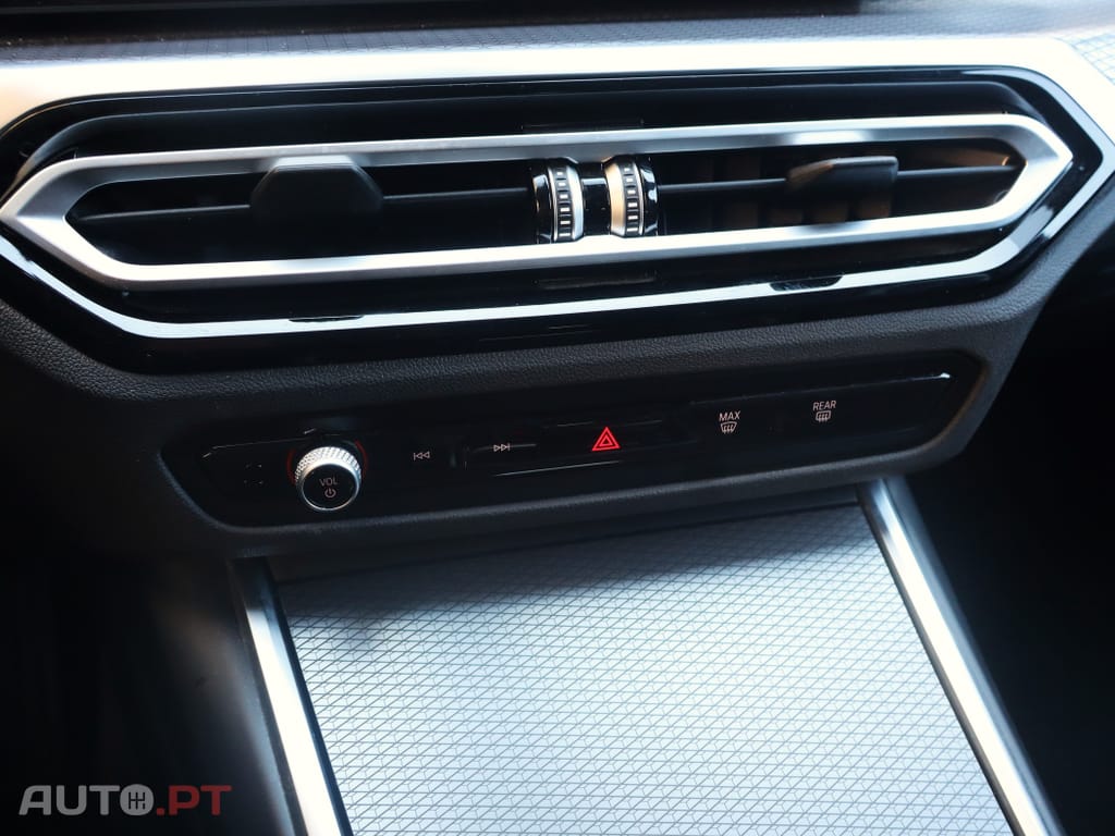 BMW 330 e Touring Pack M Auto