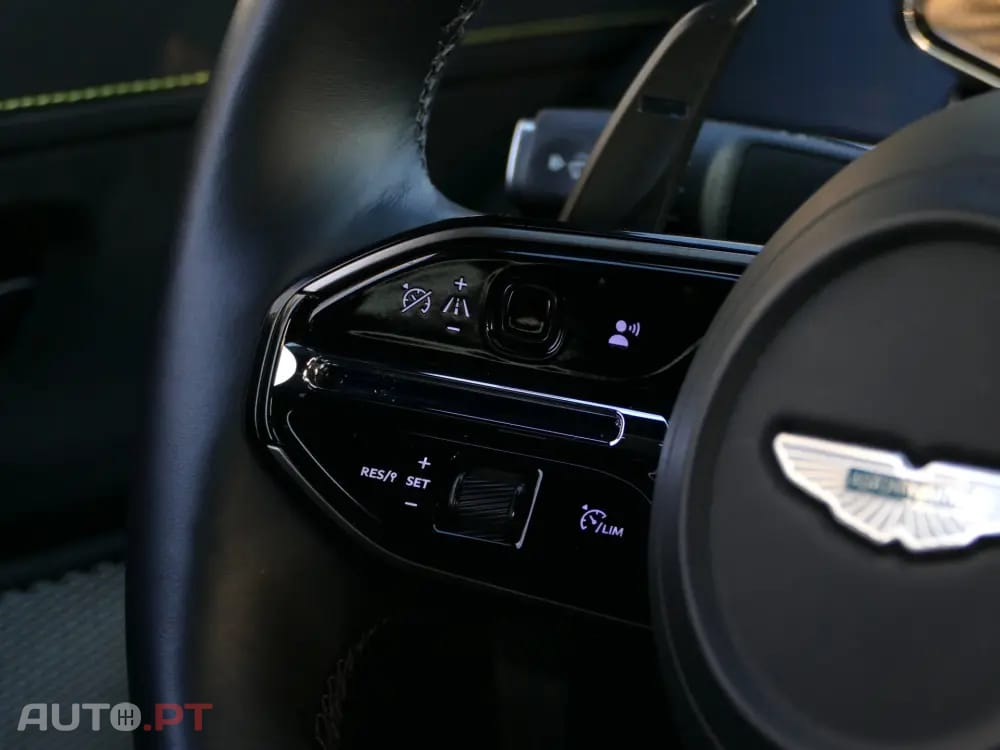 Aston Martin Vantage Coupé V8