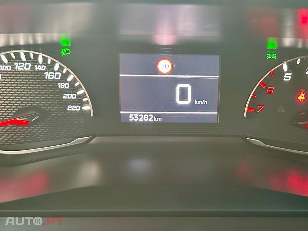 Peugeot 2008 1.2 PureTech Active Pack