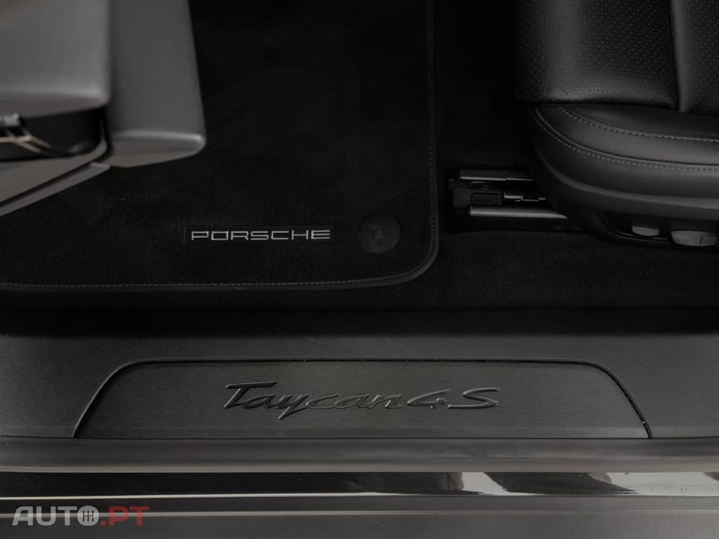 Porsche Taycan Bose