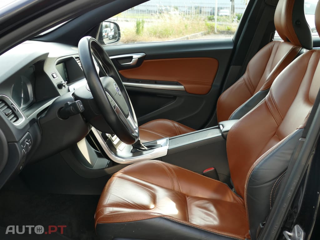 Volvo V60 2.4 D6 Summum AWD Phev