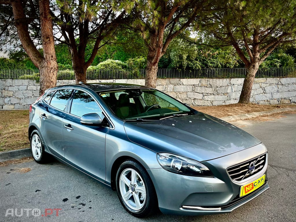 Volvo V40 D2