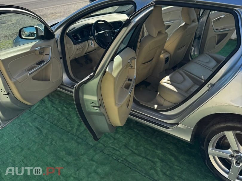 Volvo V60 1.6 D2 Drive Summum Start/Stop