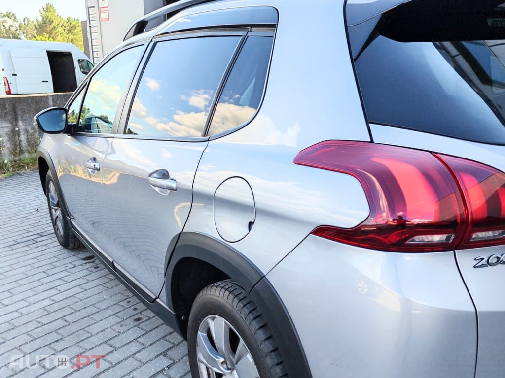 Peugeot 2008 1.2 PureTech Style