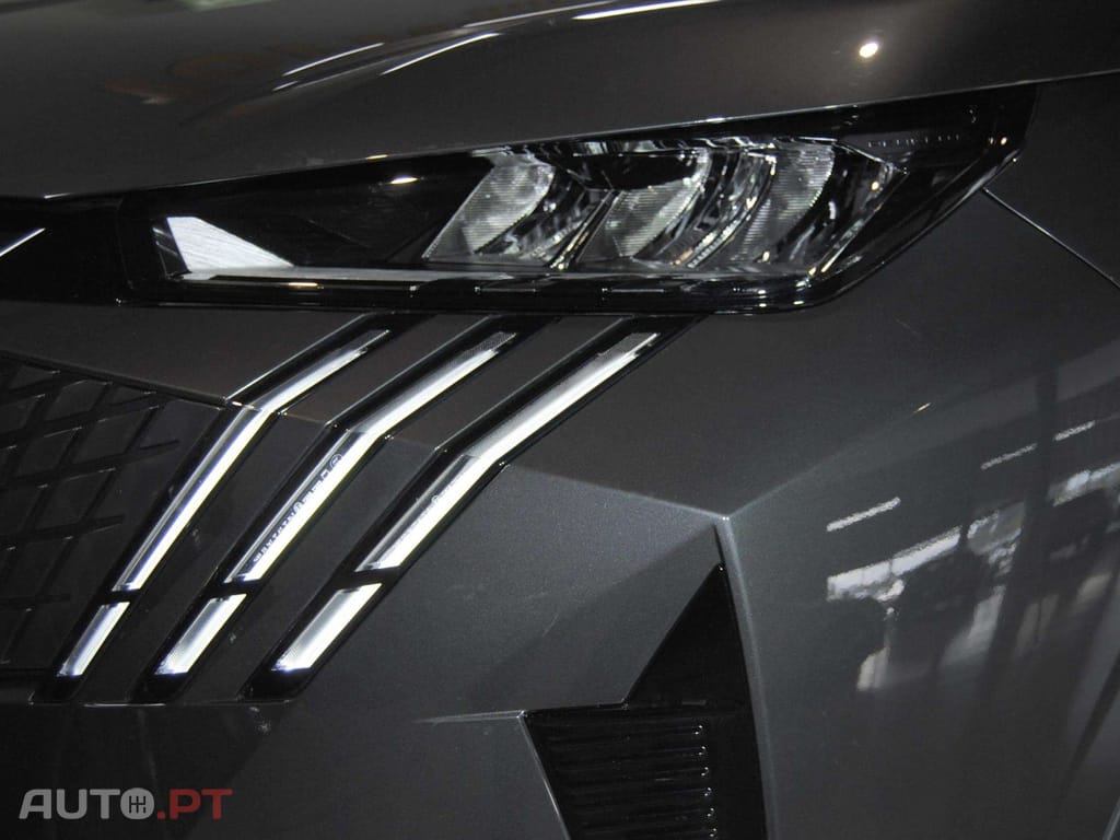 Peugeot 5008 1.2 Hybrid Allure e-DCS6