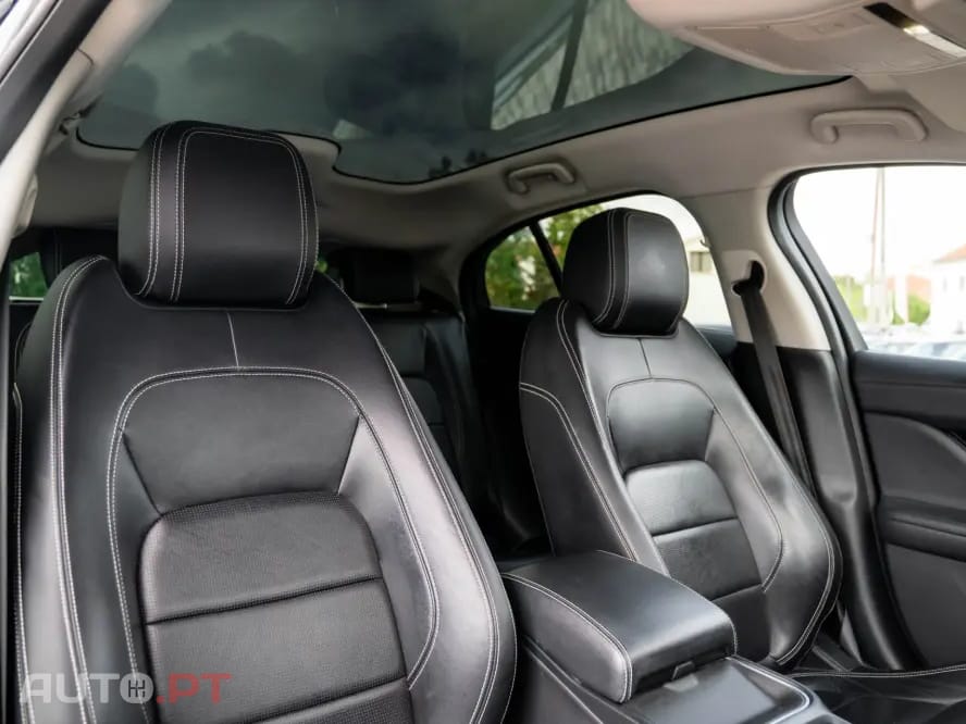 Jaguar I-Pace EV400 AWD SE