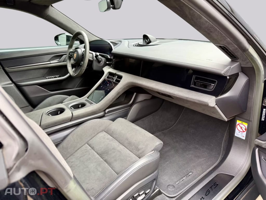 Porsche Taycan GTS I.V.A DEDUTIVEL 