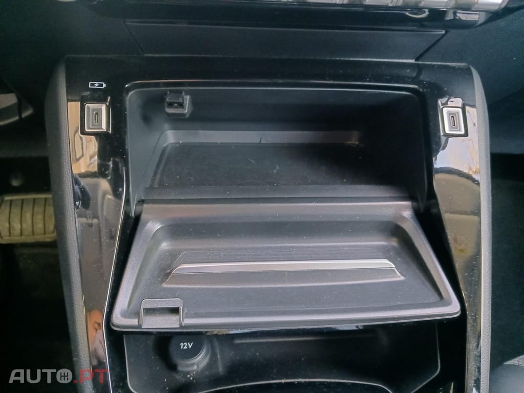 Peugeot 208 1.2 Hybrid Allure e-DCS6