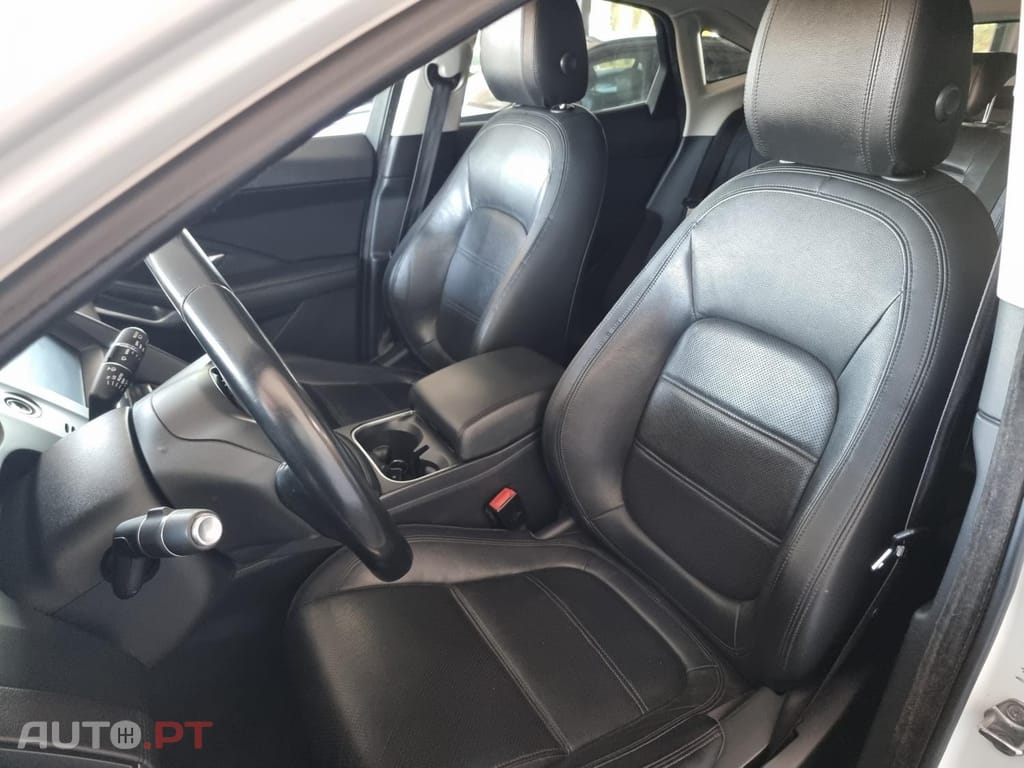 Jaguar E-Pace 2.0 i4D R-Dynamic S