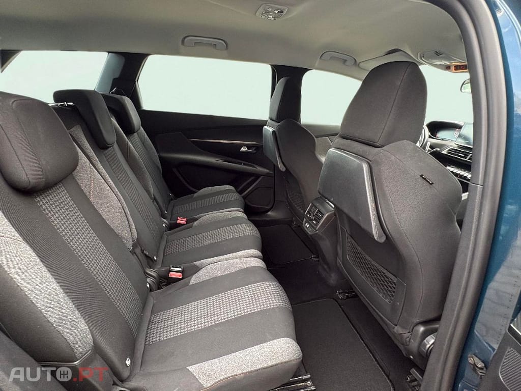 Peugeot 5008 PureTech 130 EAT8 Stop & Start Active