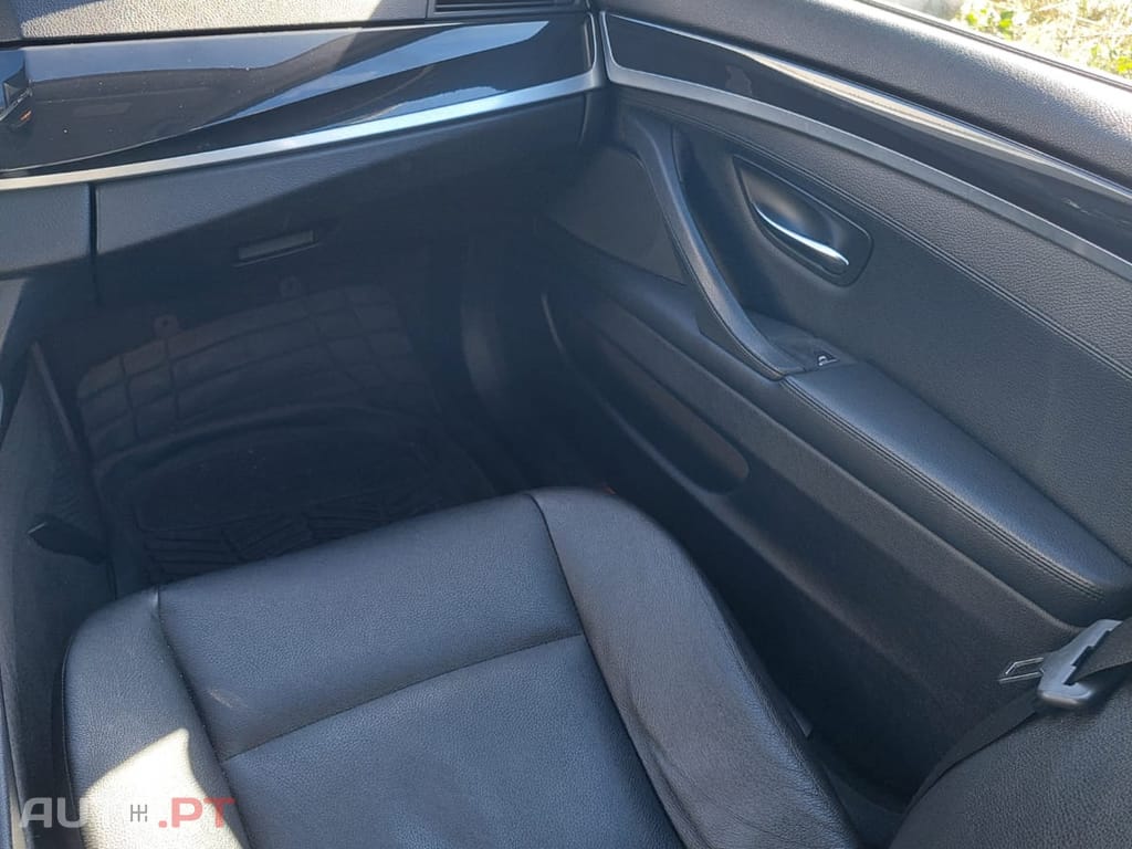 BMW 520 Luxury Line Auto