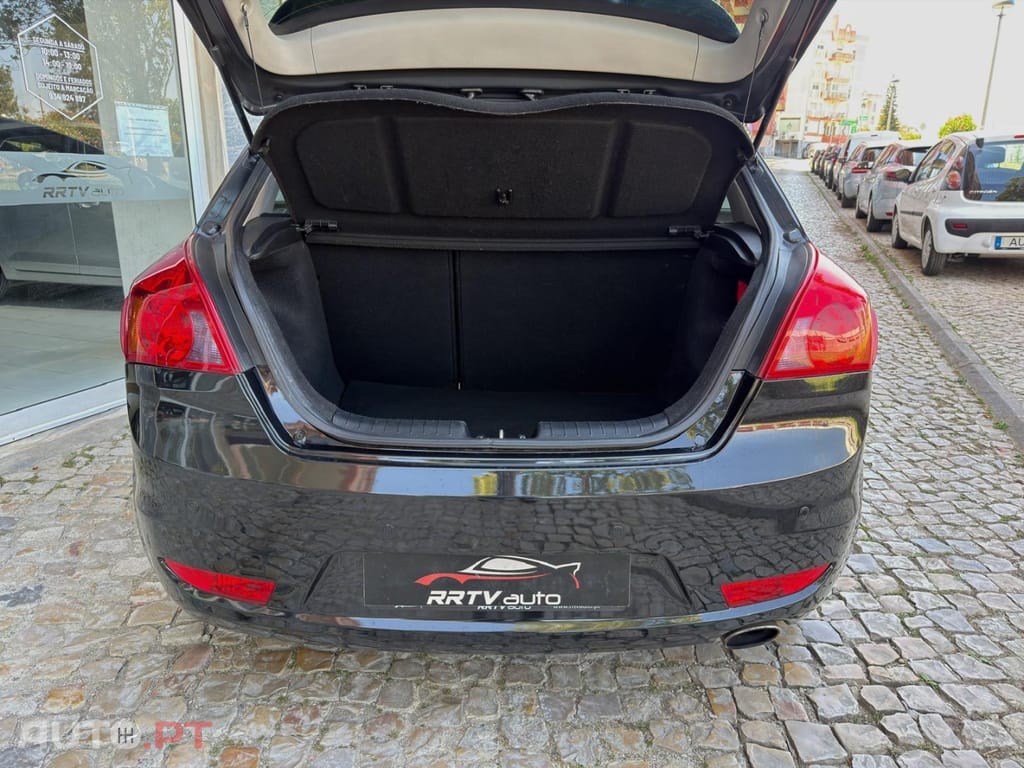 Kia Ceed S Coupé 1.4 CVVT EX ISG