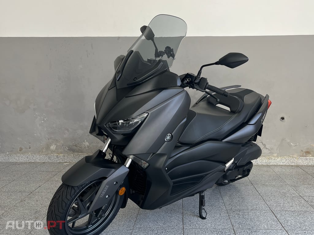 Yamaha X-Max 125
