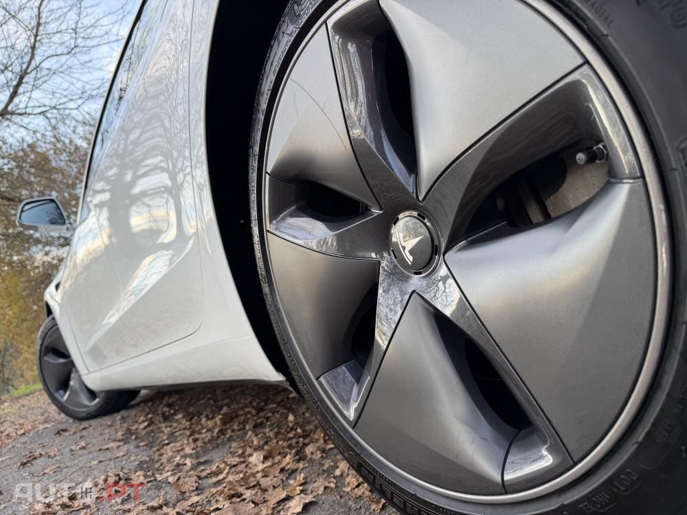 Tesla Model 3 Long-Range Dual Motor AWD