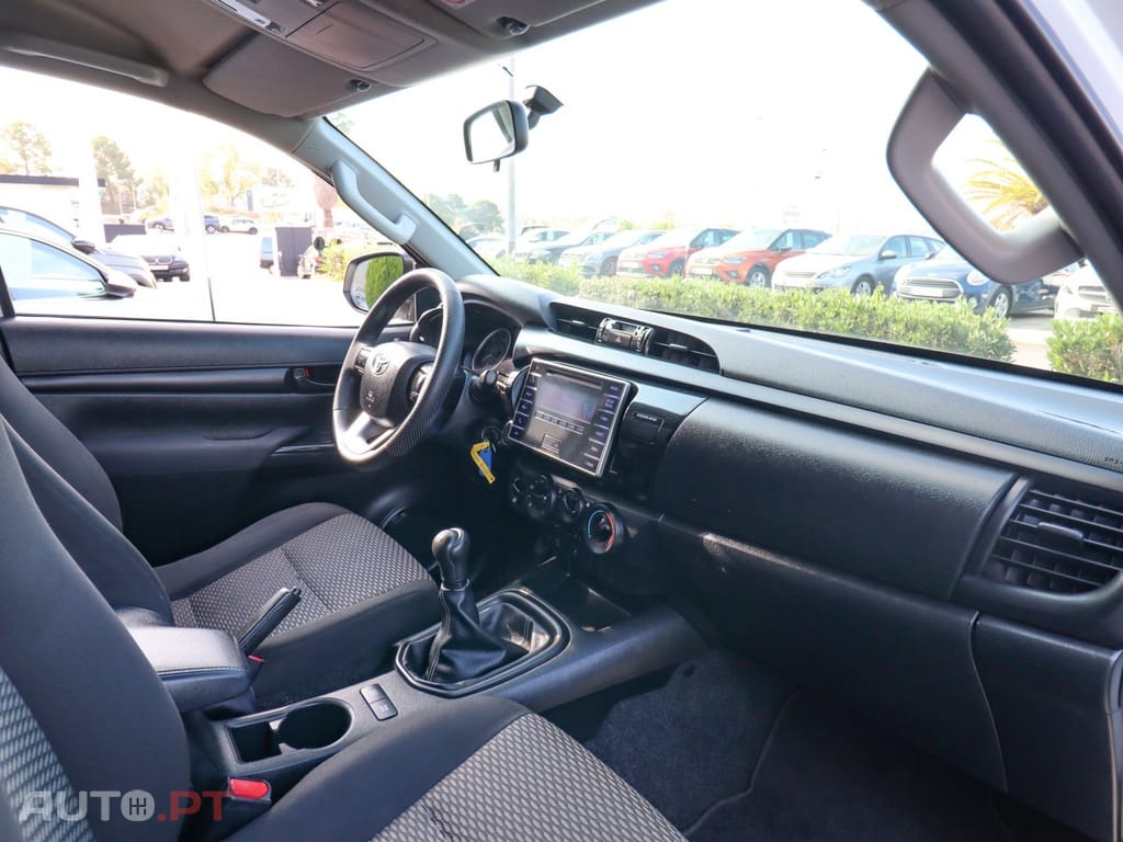 Toyota Hilux 2.4D LN105L CX MADEIRA